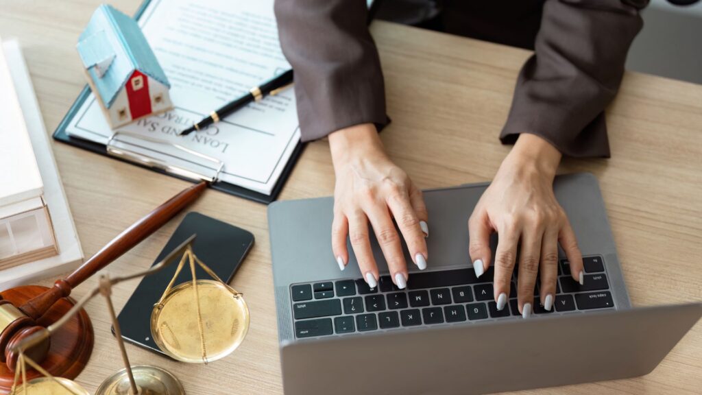 Online Legal Assistance in Czech Republic on Weekends